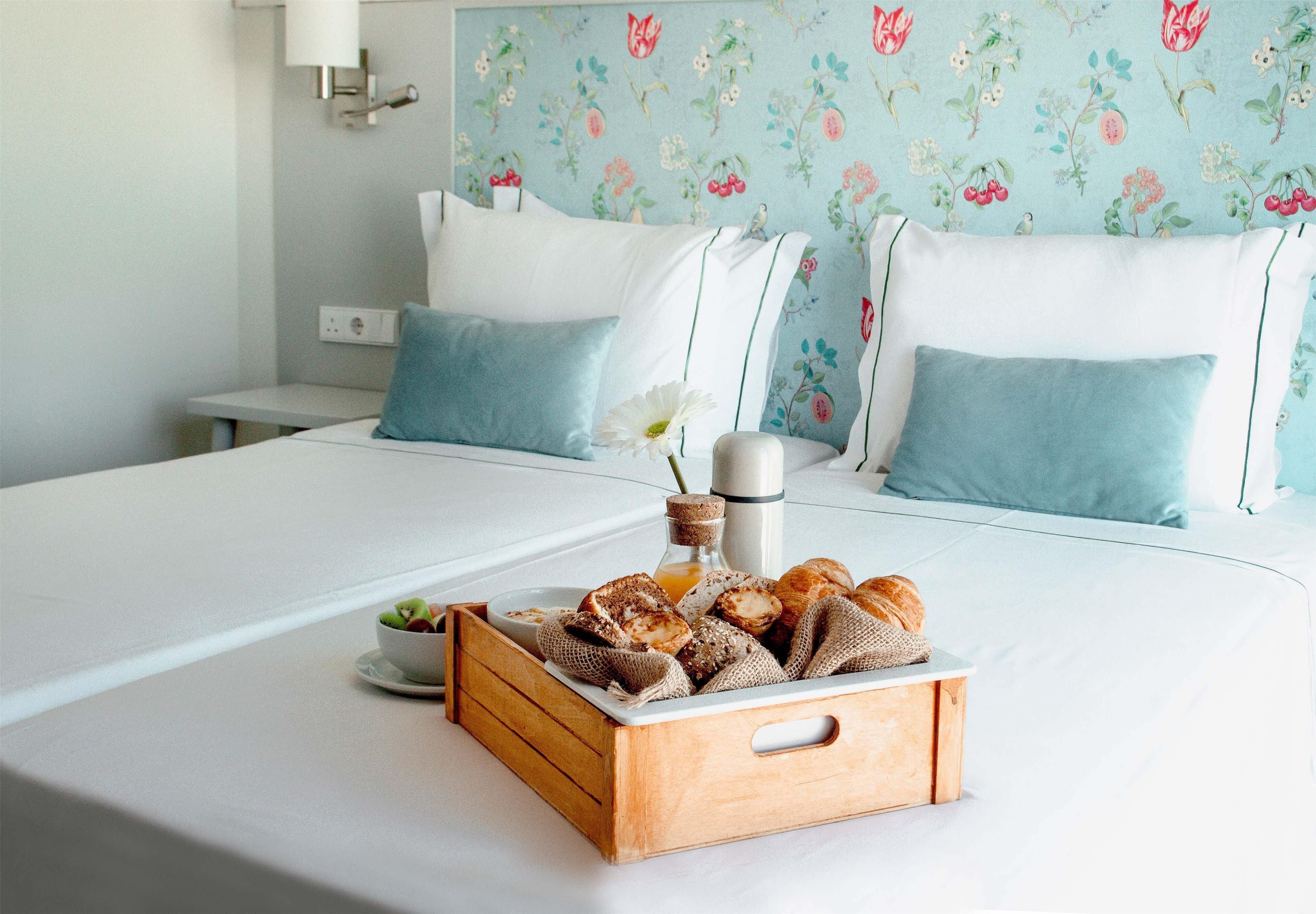 deluxe twin room | 1 bedroom, in-room safe, soundproofing, free wifi