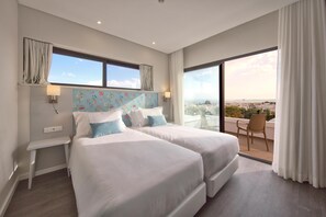 In-room safe, soundproofing, free WiFi, bed sheets