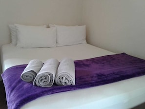 Modern 2 Bedroom Serviced Apartment (Sunset view)