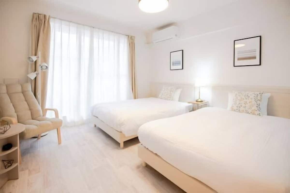 Iron/ironing board, free WiFi, bed sheets