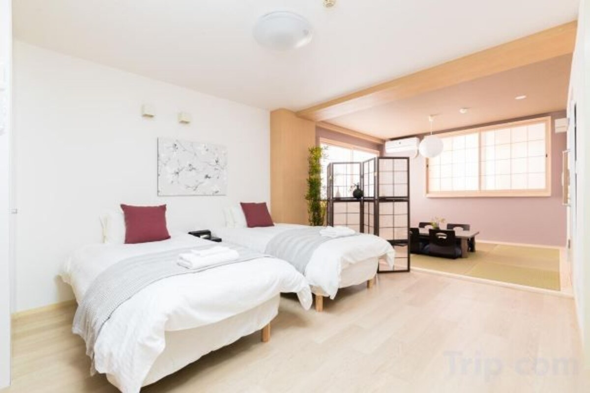 Iron/ironing board, WiFi (free), bed sheets