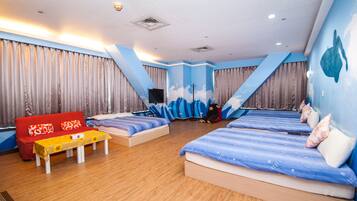 Family Room | Free WiFi