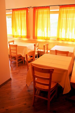 Desayuno buffet incluido todos los días 