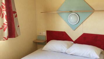 Husvogn | Blendingsgardiner og strykejern/-brett