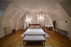 Escritorio, tabla de planchar con plancha y cunas gratuitas