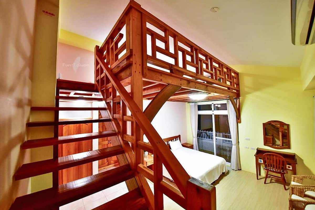 Family Studio, 2 Bedrooms, Non Smoking, Mountain View (302) | Premium bedding, down comforters, desk, blackout drapes