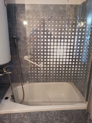 Suite Studio Standard, 1 chambre | Salle de bain