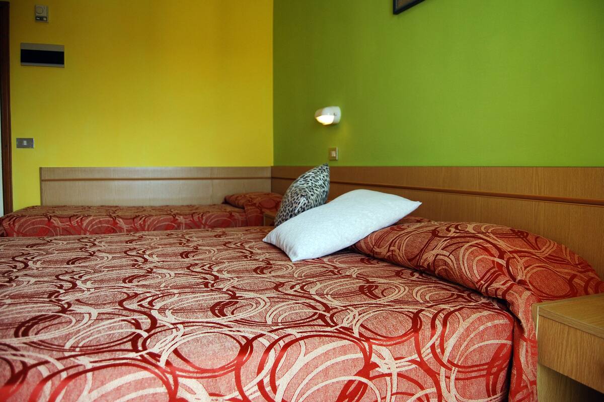 In-room safe, desk, cribs (surcharge), WiFi (free)