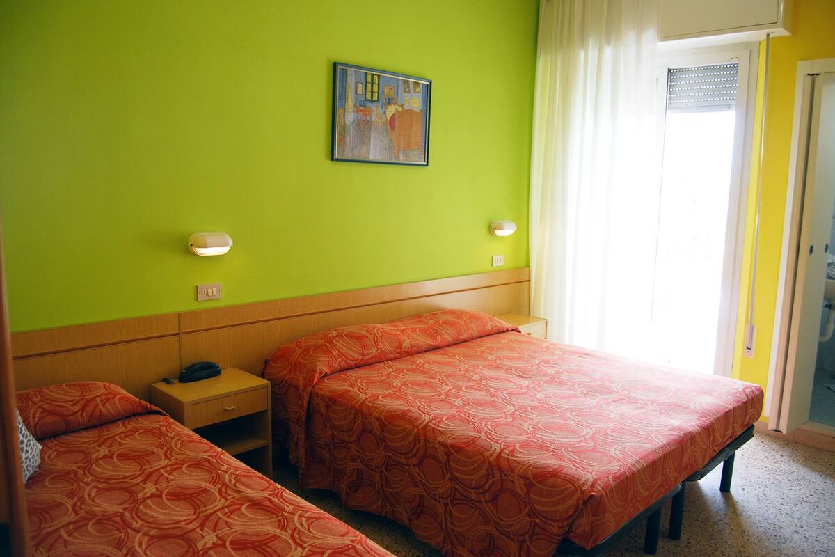 Triple Room | In-room safe, desk, cribs (surcharge), WiFi (free)