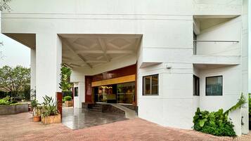 EntrĂ©e de lâhĂ©bergement