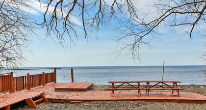 QuickStay Lake Simcoe Homestyle Cottage Private Beach