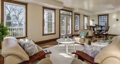 QuickStay Lake Simcoe Homestyle Cottage Private Beach