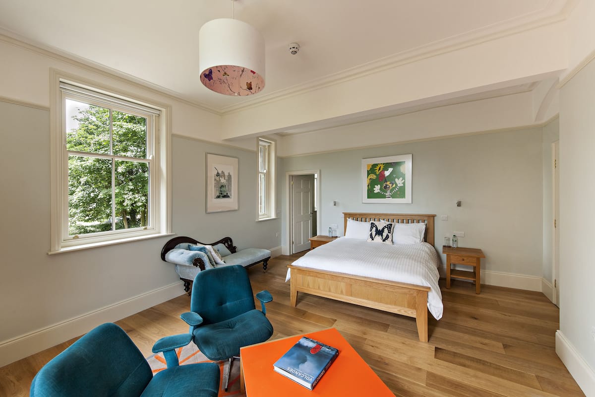 Premium bedding, individually decorated, iron/ironing board, free WiFi