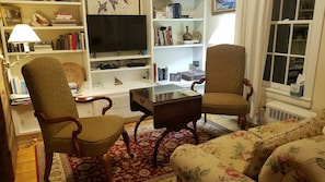 Living area - 1860 House Inn and Vacation Rental Home (Stowe)