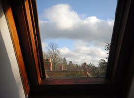 Premium bedding, minibar, desk, soundproofing