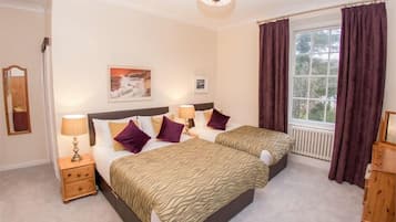 Comfort Suite, Ensuite, Mountain View | Free WiFi, bed sheets