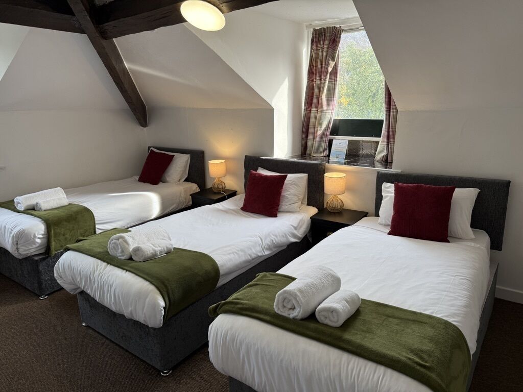 Basic Triple Room, Ensuite | Free WiFi, bed sheets