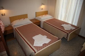 In-room safe, soundproofing, free WiFi, bed sheets