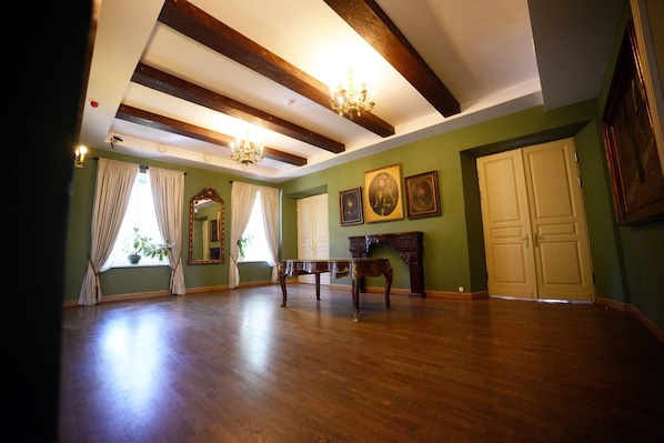 Banquet hall
