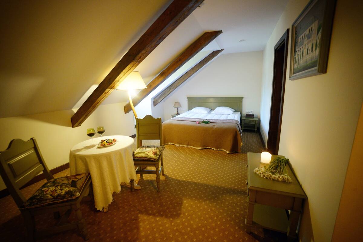 Classic Double Room | Desk, rollaway beds, free WiFi