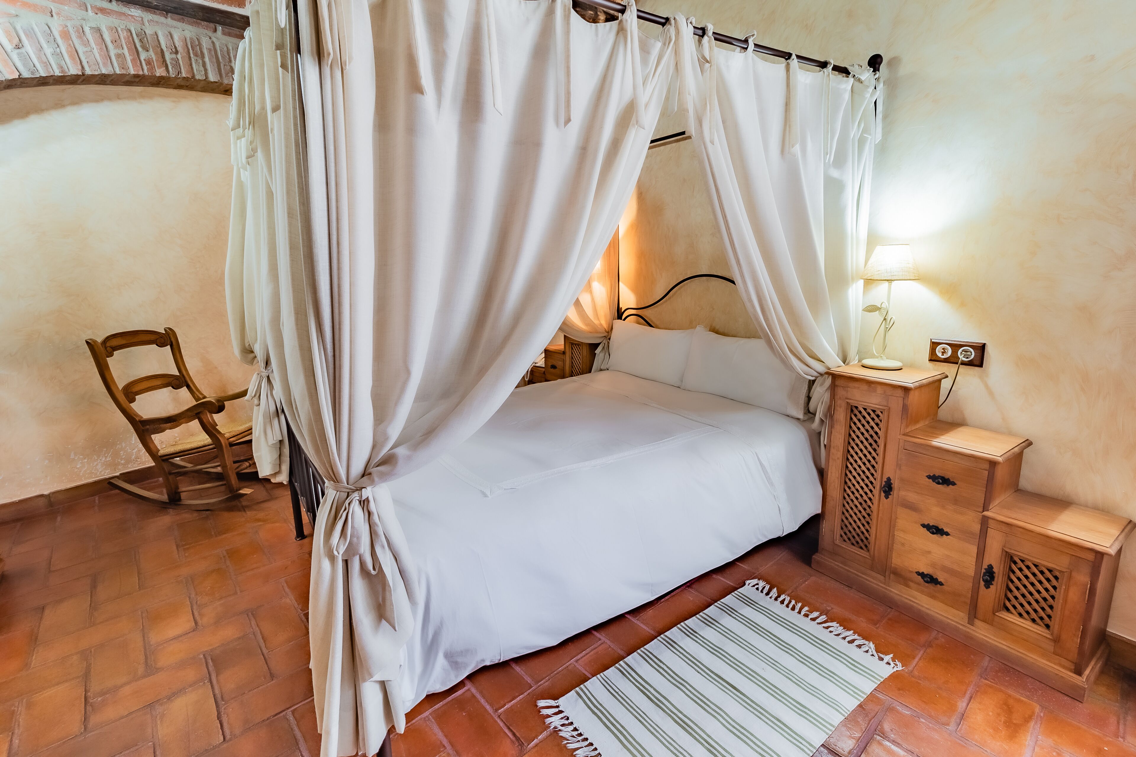 Suite | Cunas (de pago), wifi gratis, ropa de cama