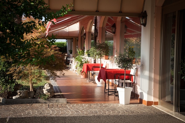 Desayuno buffet (EUR 10 por persona)