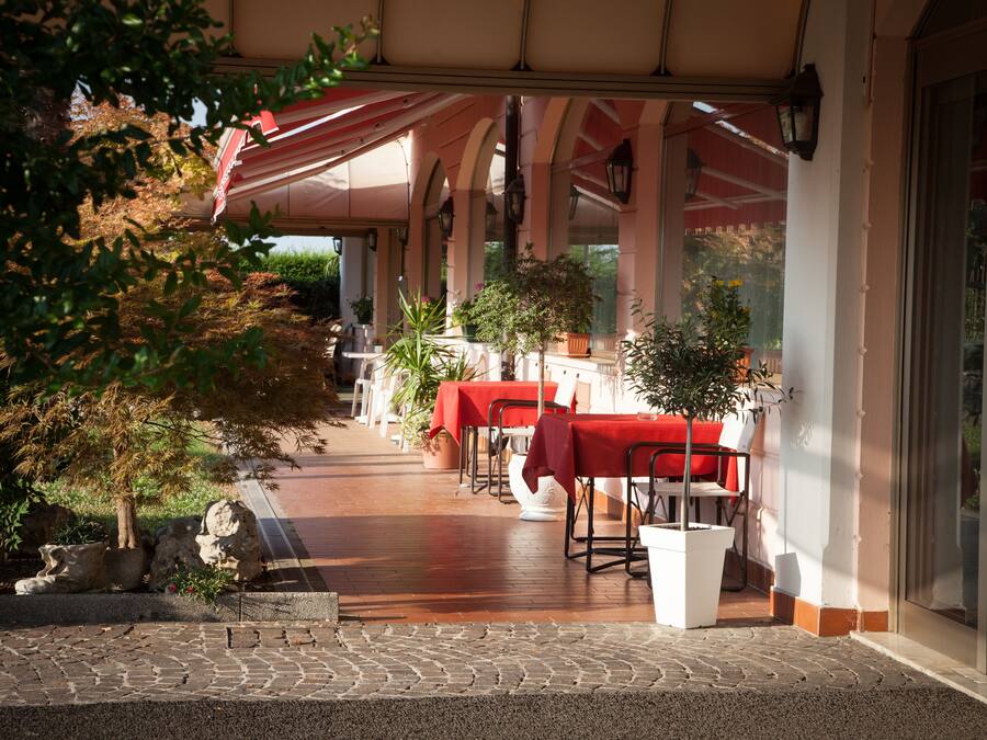 Dagelijks ontbijtbuffet (EUR 10 per persoon)