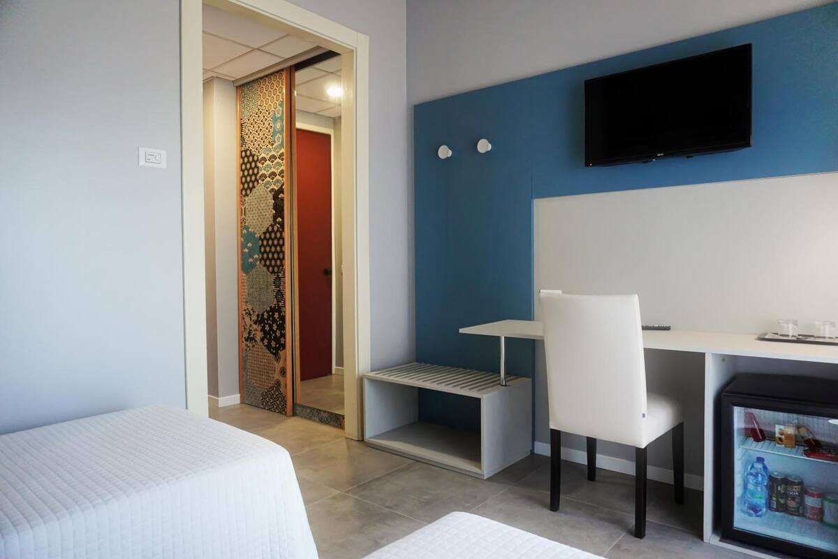 minibar, in-room safe, individually decorated, individually furnished