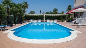 Außenpool (je nach Saison geöffnet)