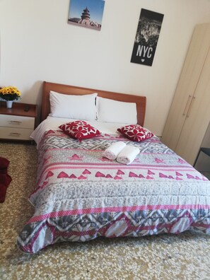 Desk, soundproofing, free WiFi, bed sheets - Venice Park House (Mestre)