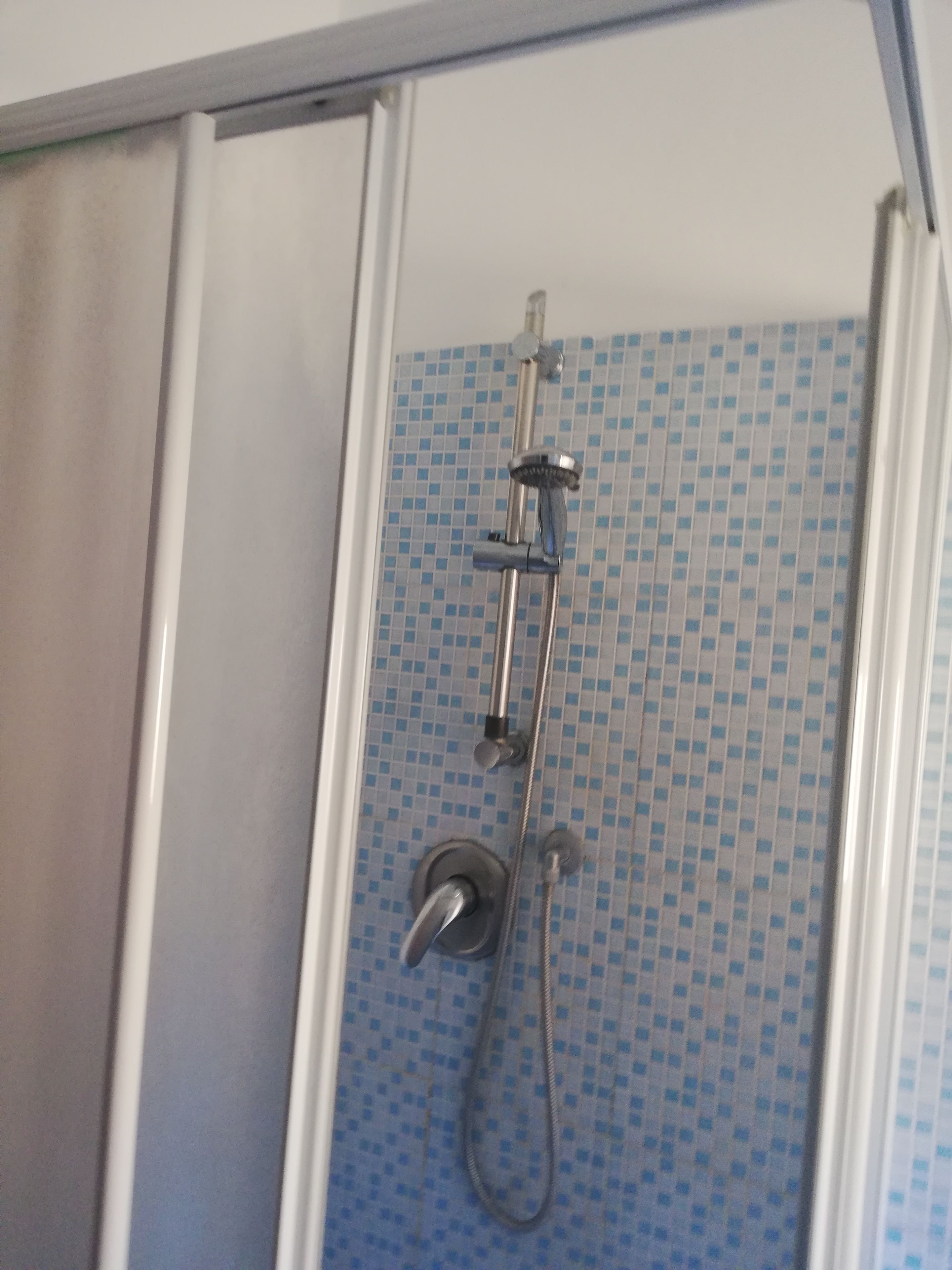 Dusche, Bidet, Handtücher