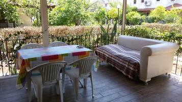 Vila, 3 kamar tidur (Ertan) | Teras/patio