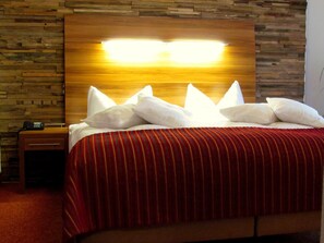 Hypo-allergenic bedding, down comforters, in-room safe - Hotel Almrausch (Bad Reichenhall)