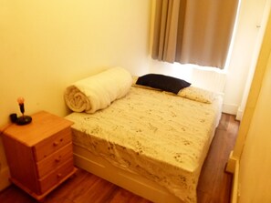 Leilighet, 2 soverom | 1 soverom, skrivebord, strykejern/-brett og wi-fi (inkludert)