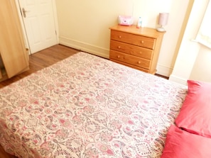 Apartment, 2 Schlafzimmer | 1 Schlafzimmer, Schreibtisch, Bügeleisen/Bügelbrett, kostenloses WLAN