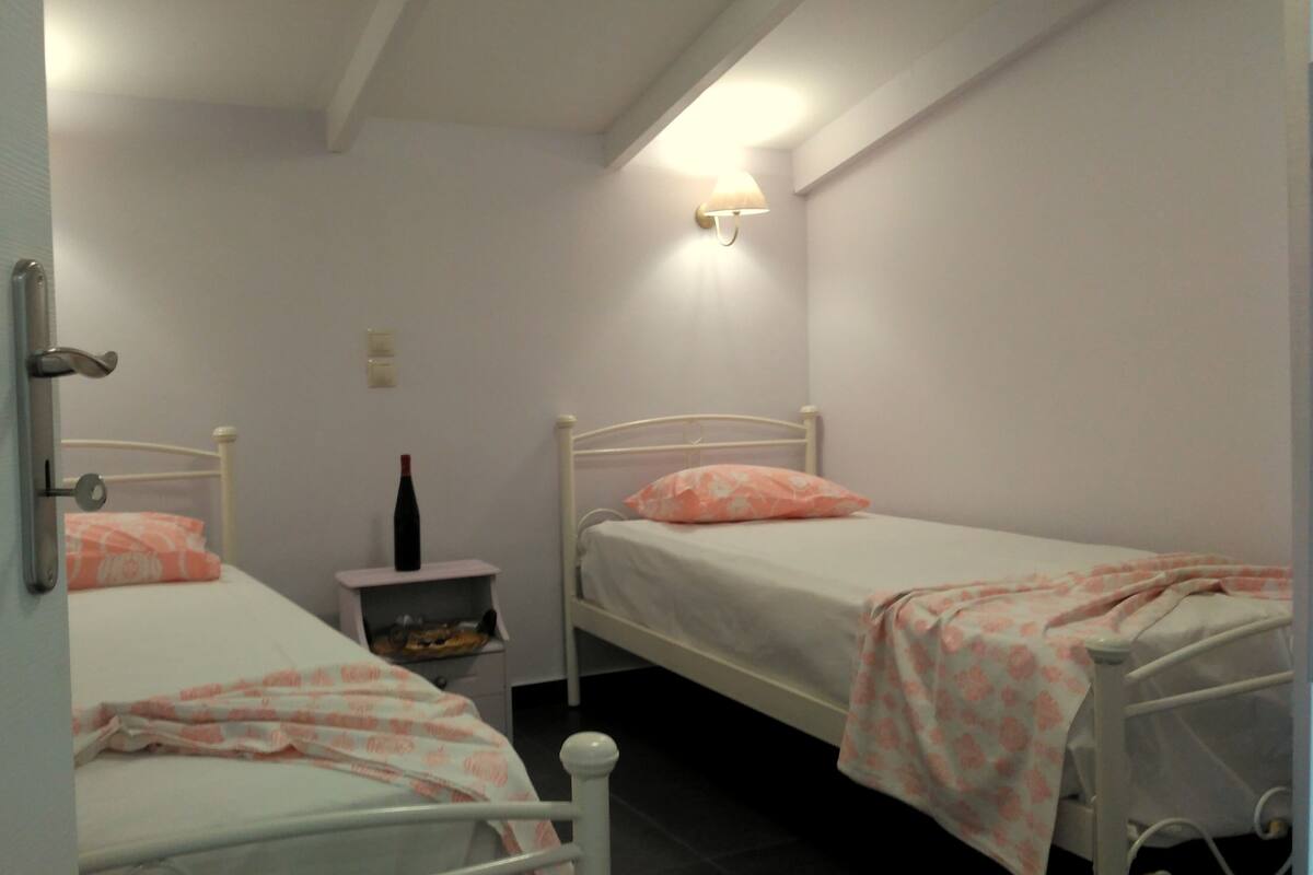 Deluxe Apartment, 2 Bedrooms, Kitchen, Sea View | Egyptian cotton sheets, premium bedding, blackout drapes, soundproofing