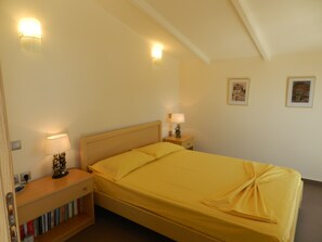 Deluxe Apartment, 2 Bedrooms, Kitchen, Sea View | Egyptian cotton sheets, premium bedding, blackout drapes, soundproofing - Infinity Blue Beach Apartments (Zakynthos)