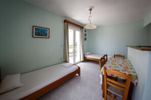 Departamento Confort, 2 habitaciones | Cocina privada | Refrigerador, parrilla de estufa, cafetera y tetera y tetera eléctrica 