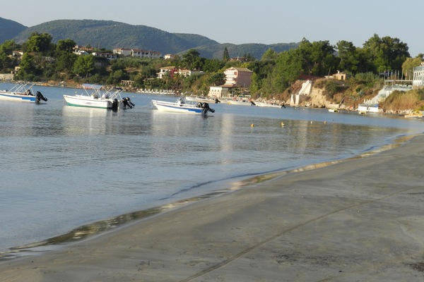 On the beach, 4 beach bars