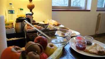 Free daily continental breakfast