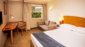 Coffres-forts dans les chambres, bureau, rideaux occultants