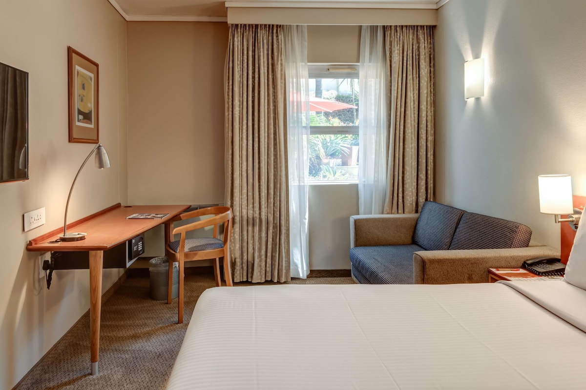 In-room safe, desk, blackout curtains, soundproofing