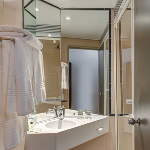 Bathroom - StayEasy Pretoria (Pretoria)