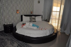 Deluxe Chalet, 2 Bedrooms | 1 bedroom, desk, iron/ironing board, free cots/infant beds - Richmond Estate (Had Nes)