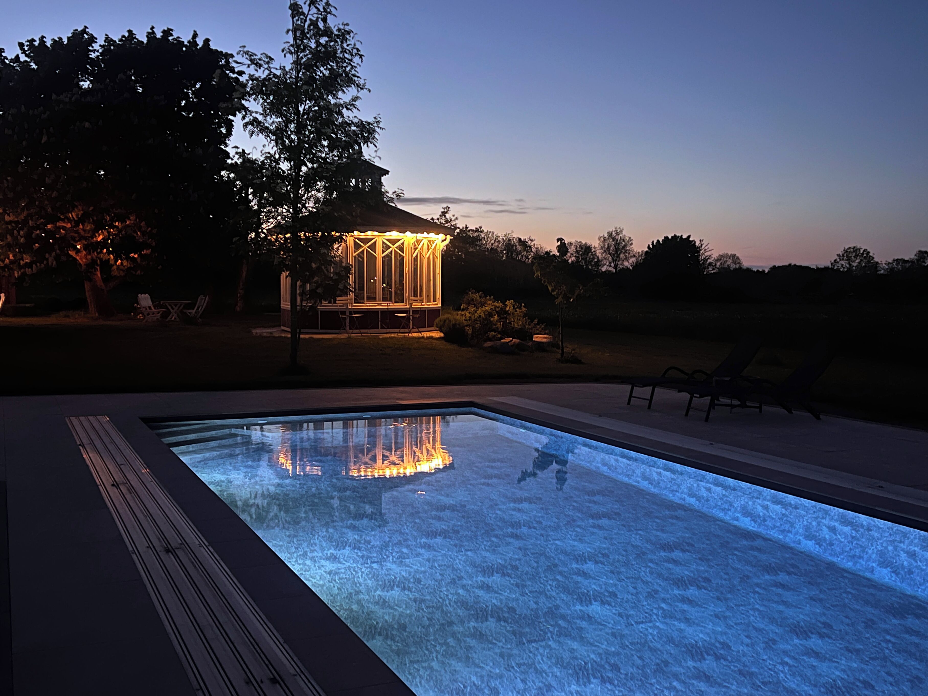 Seasonal outdoor pool, sun loungers