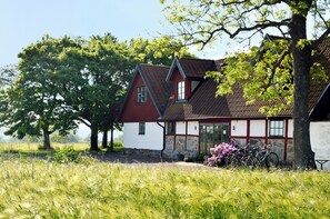 Front of property - Torsborgs Gård (Simrishamn)