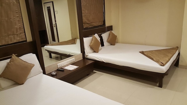 Rollaway beds, free WiFi