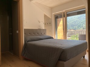 Free WiFi, bed sheets - Italo-Svizzero (San Giacomo Filippo)