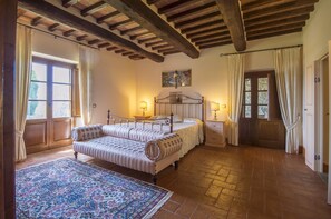 Villa, Mehrere Schlafzimmer | 7 Schlafzimmer, kostenlose Babybetten, kostenloses WLAN, Bettwäsche