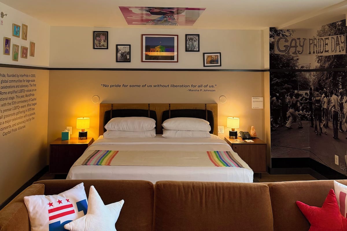 Junior Suite | Hypo-allergenic bedding available, in-room safe, desk, laptop workspace